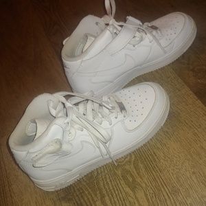 Nike Air Force Ones High top Sz 6Y = 7.5 W